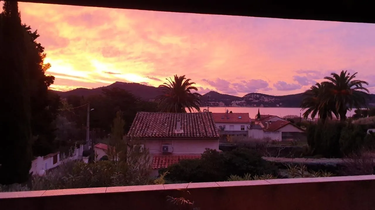 Magnifique studio vue mer à 5 minutes de la plage Saint-Cyr-sur-Mer Appartement