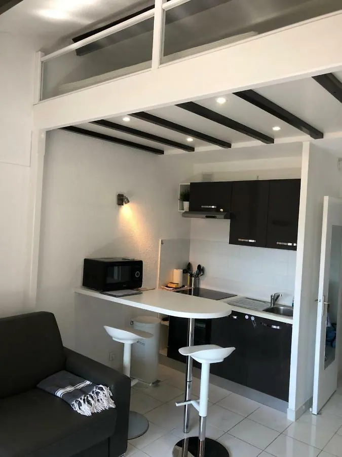 Appartement Magnifique studio vue mer à 5 minutes de la plage Saint-Cyr-sur-Mer